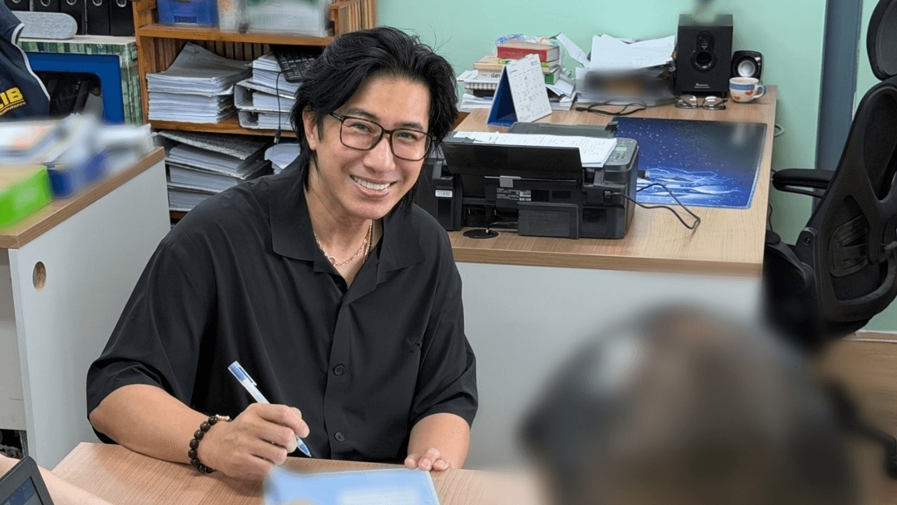 หนุ่ม กรรชัย ไปกองปราบแต่เช้า เพจดังเผยภาพพร้อมใส่แฮชแท็กเด็ด