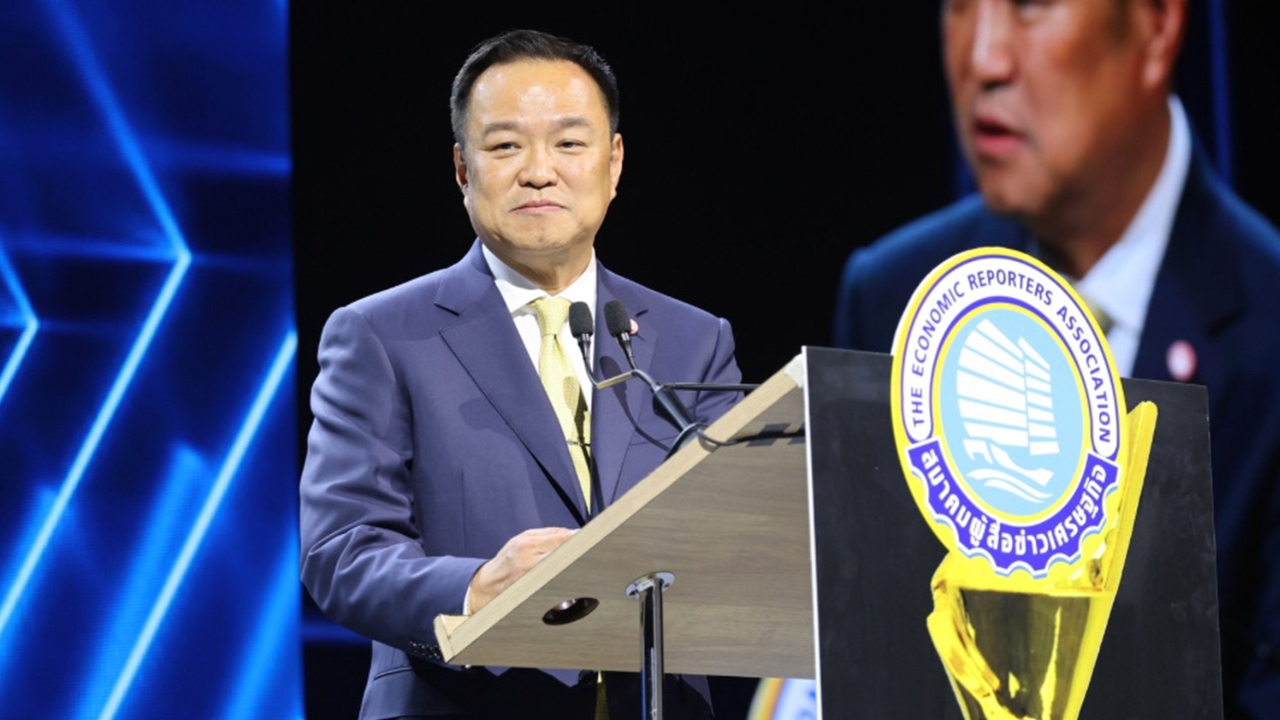 "อนุทิน" มอบรางวัล 20 สุดยอดซีอีโอ 2568 ย้ำวางรากฐานเศรษฐกิจไทยมั่นคงแข็งแกร่ง