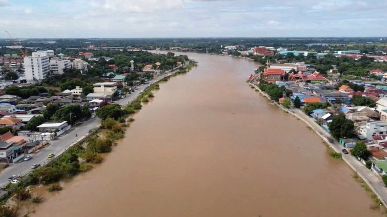 เจ้าพระยาลดการระบาย แต่ไม่พ้นวิกฤติ "รมว.ศธ." ลงลุยช่วยคนกรุงเก่า