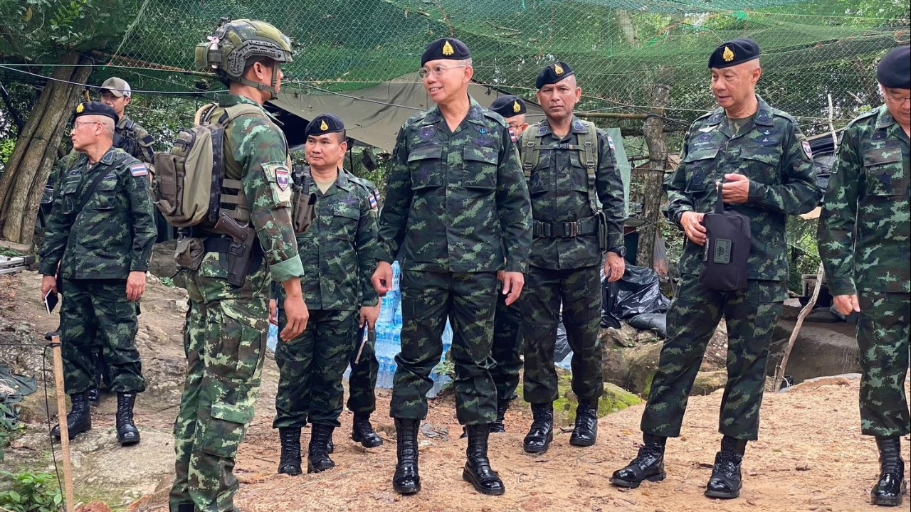 ผบ.ทหารสูงสุด ตรวจชายแดนไทย-กัมพูชา เน้นต้องพร้อมรบตลอดเวลา