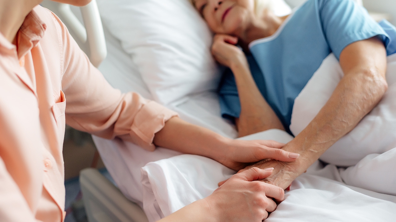 อาสาข้างเตียง ฟังผู้ป่วยด้วยใจ