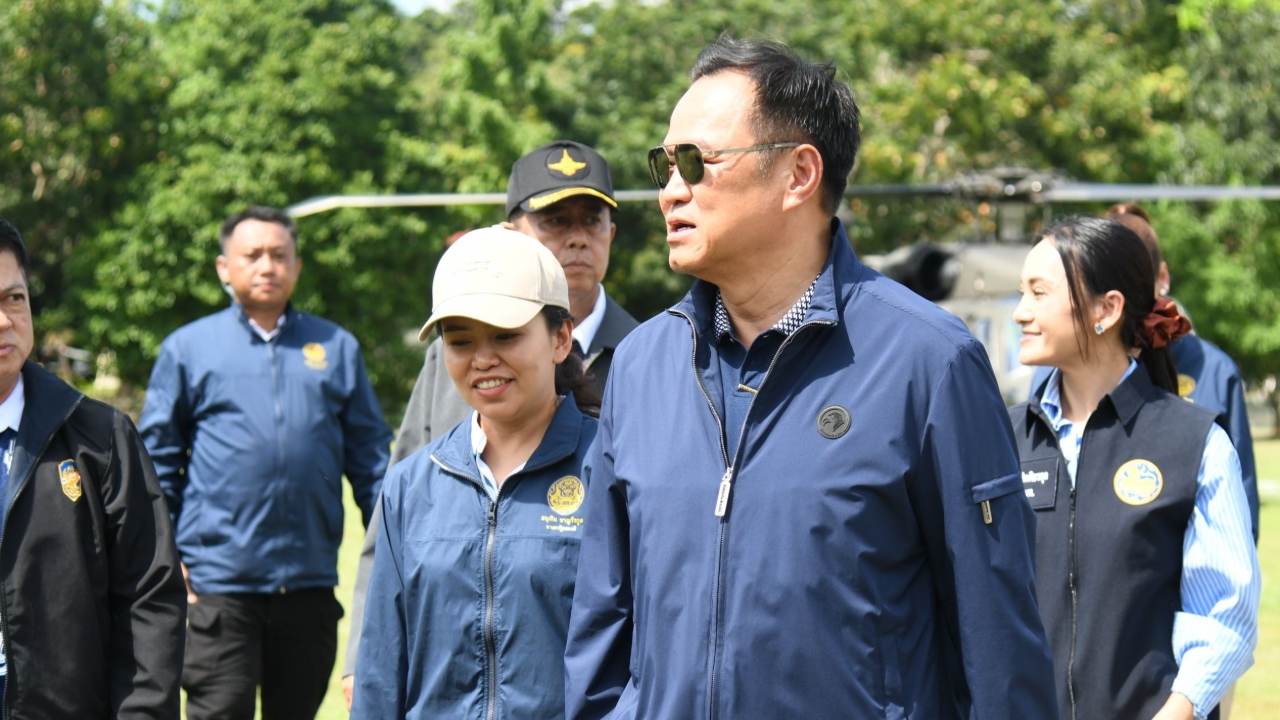 แจง นายกฯ พาคณะลงอีสานใต้ ไม่ใช่การเมือง ยันให้ความสำคัญทั้งชายแดน-น้ำท่วม