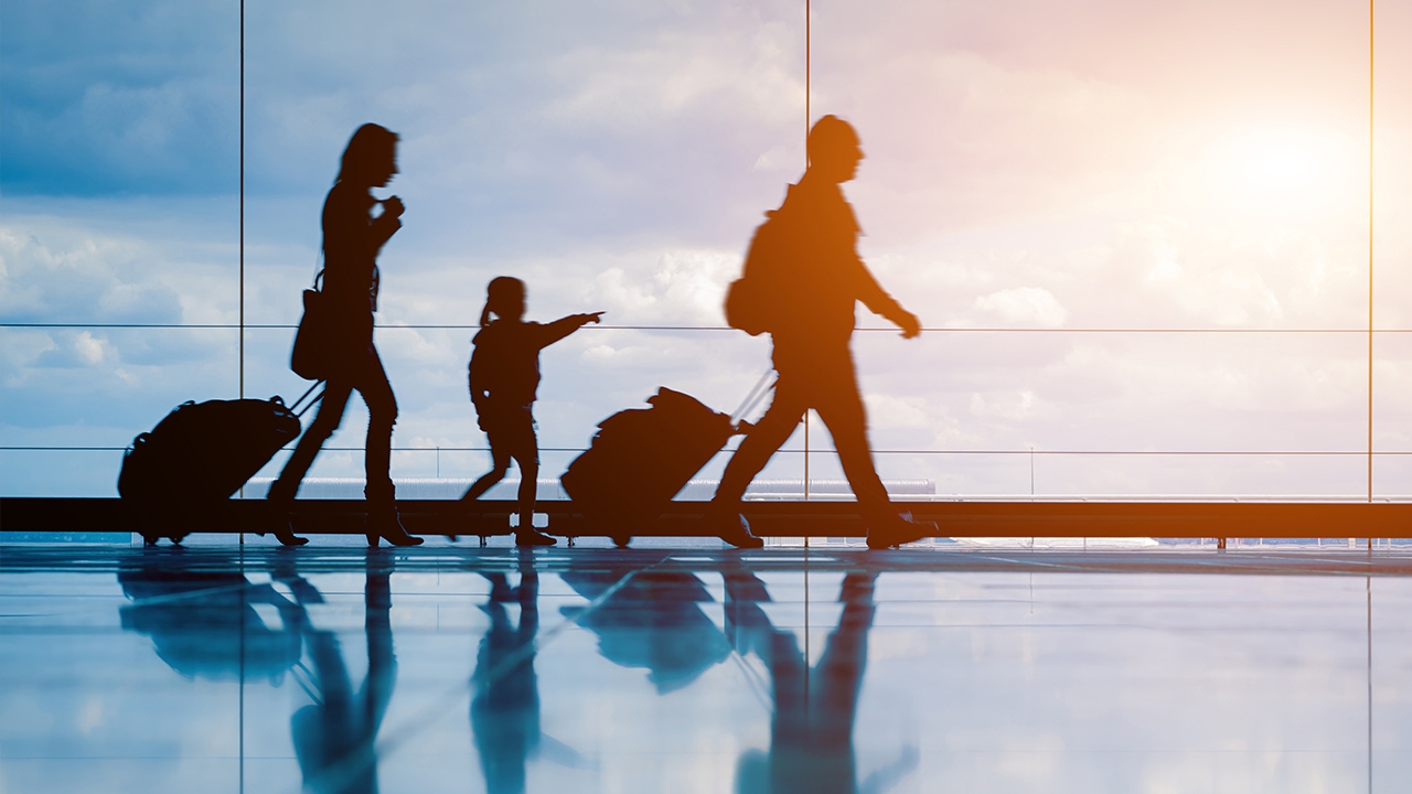 ท่องเที่ยวไทยฟื้น ต่างชาติทะลุแสนคนต่อวัน ปลุกเศรษฐกิจโค้งสุดท้ายปี 68