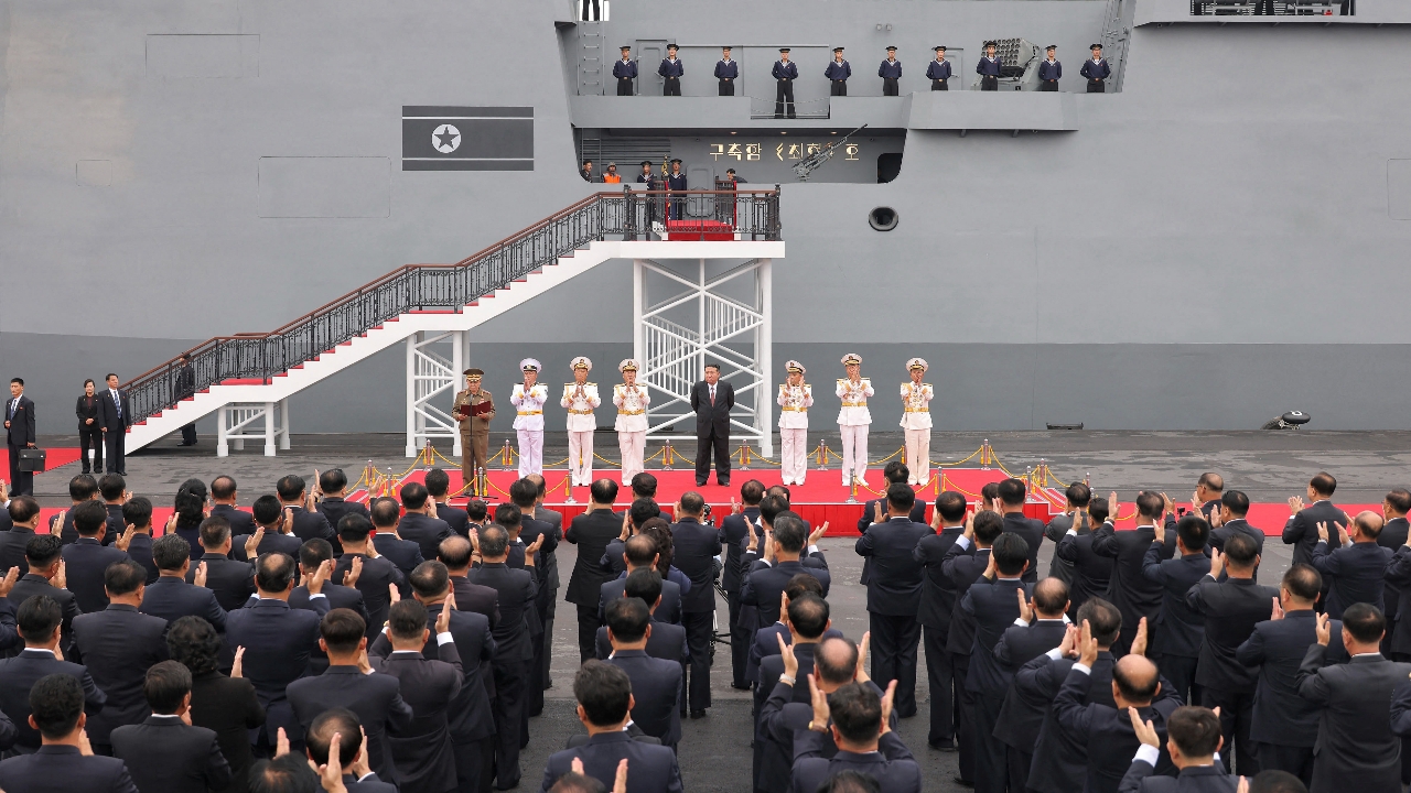 "คิม จองอึน" ตรวจเรือพิฆาตโชฮยอน คุยโวพร้อมตอบโต้ศัตรูหากเกิดการยั่วยุ