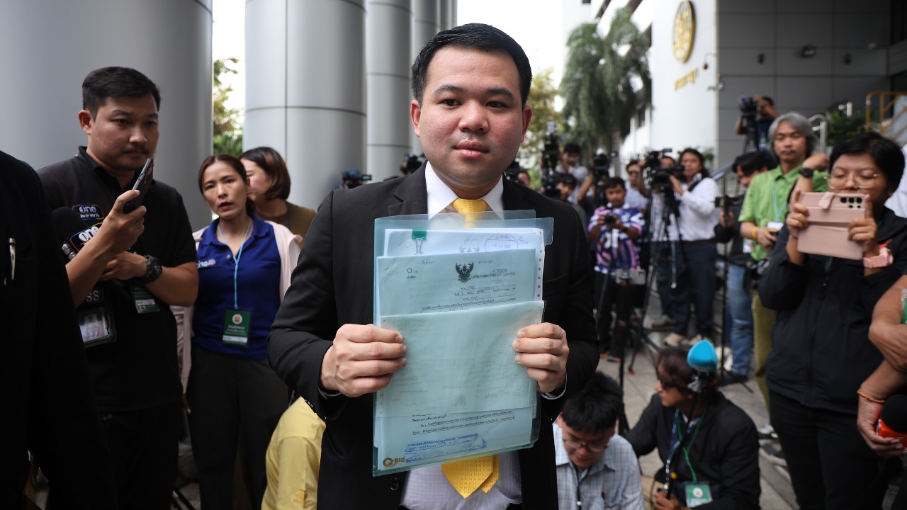 “เบน สมิธ” มอบ “ธนดล” ยื่นฟ้อง “รังสิมันต์  โรม” 100 ล้าน หลังกล่าวหาเป็นสแกมเมอร์-คอลเซ็นเตอร์