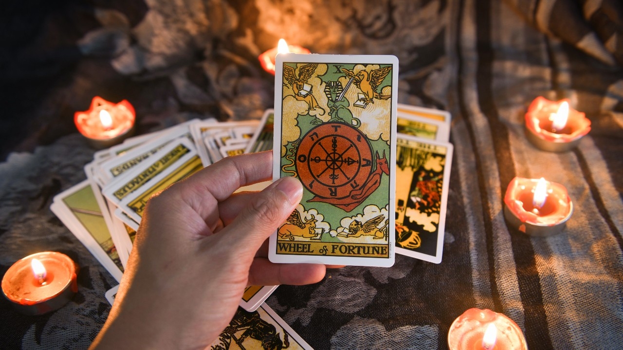 ดูดวงไพ่ยิปซี 10 ใบ ความรัก การงานเป็นอย่างไร เปิดความหมายที่นี่