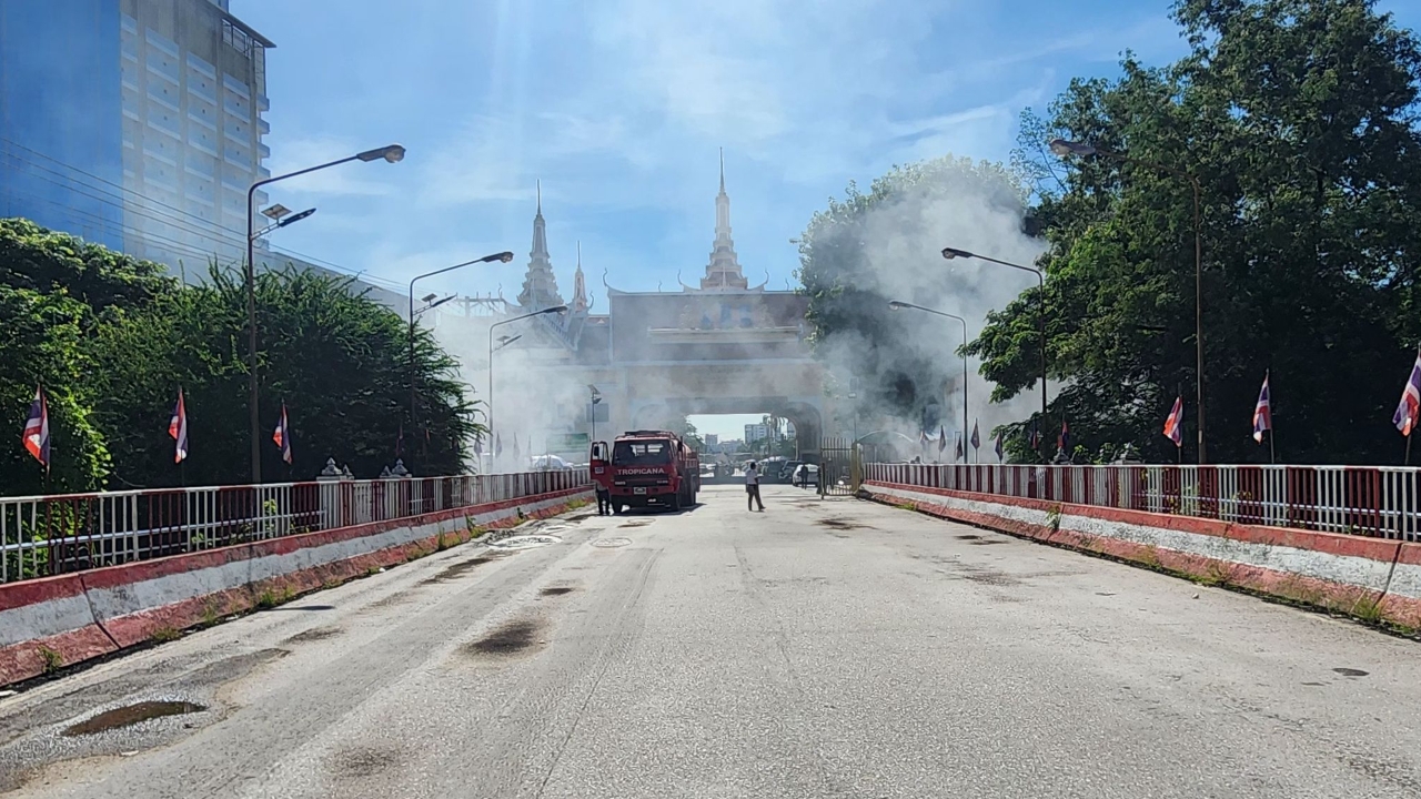 ระทึกชายแดน ไฟไหม้ใต้สะพานมิตรภาพ "ปอยเปต" ควันคลุ้งถึง "อรัญฯ"