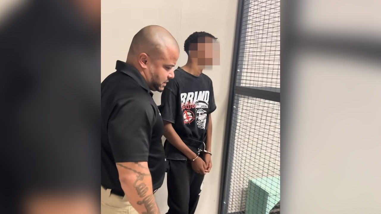 ตร.สหรัฐฯ รวบเด็กชายวัย 15 ปี โพสต์ข้อความเป็นภัยทางโซเชียล ขู่ทำร้ายคนในอินสตาแกรม พร้อมอีโมจิปืน