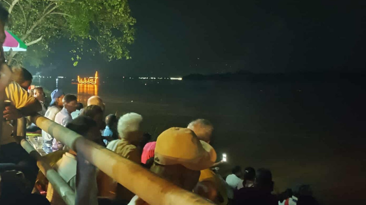 สุดคึกคัก นักท่องเที่ยวไม่ผิดหวัง "บั้งไฟพญานาค" ขึ้นหลายพื้นที่ในหนองคาย