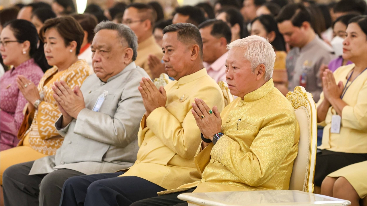 “บวรศักดิ์” นำผู้บริหาร ข้าราชการทำเนียบรัฐบาลร่วมพิธีเจริญพระพุทธมนต์เพื่อความเป็นสิริมงคล