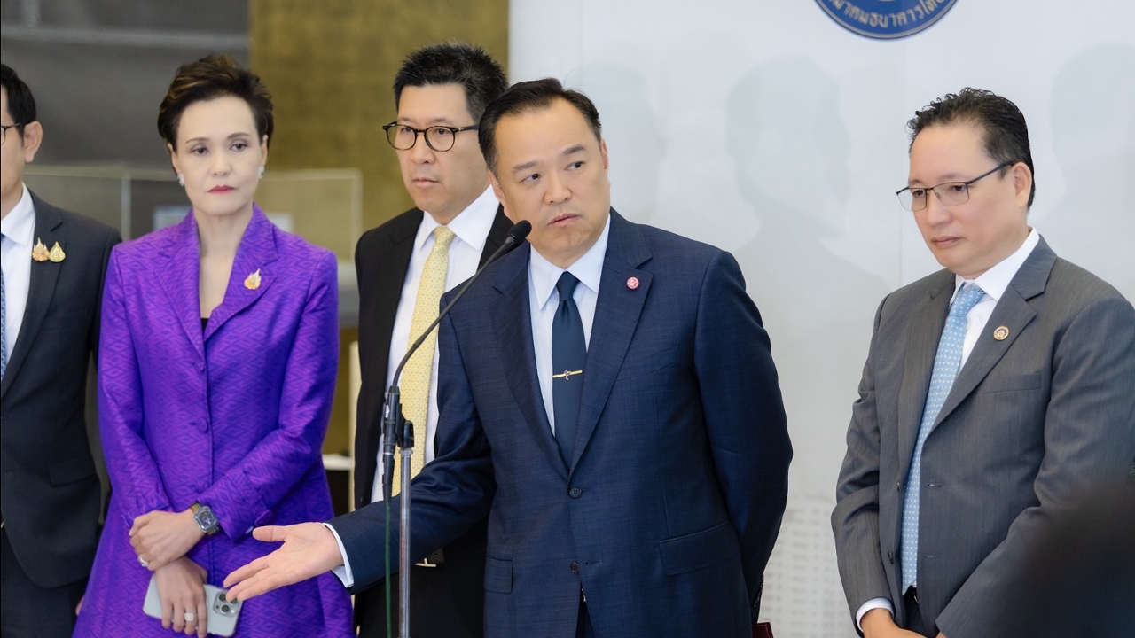 “อนุทิน”นั่งหัวโต๊ะถกครม.เศรษฐกิจ "เอกนิติ" จ่อออกมาตรการหนุนท่องเที่ยว-ซื้อหนี้ประชาชน