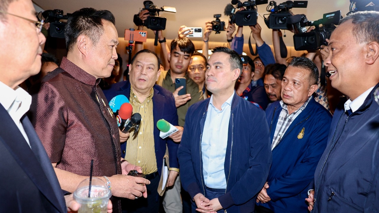 “ภูมิใจไทย” สุดคึก อดีต สส.ตบเท้าสมัครเป็นสมาชิก ด้าน “เอกนัฏ” ขน สส.แสดงเจตจำนง ซบ ค่ายน้ำเงิน 