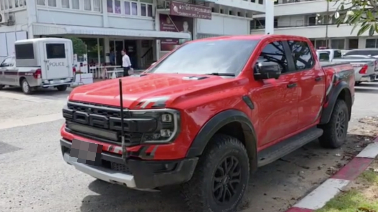 วิจารณ์ยับ "กระบะ" ดริฟท์รถวงเวียนบางแสน สุดท้ายไม่รอด ถูกตำรวจตามจับ-ยึดรถ