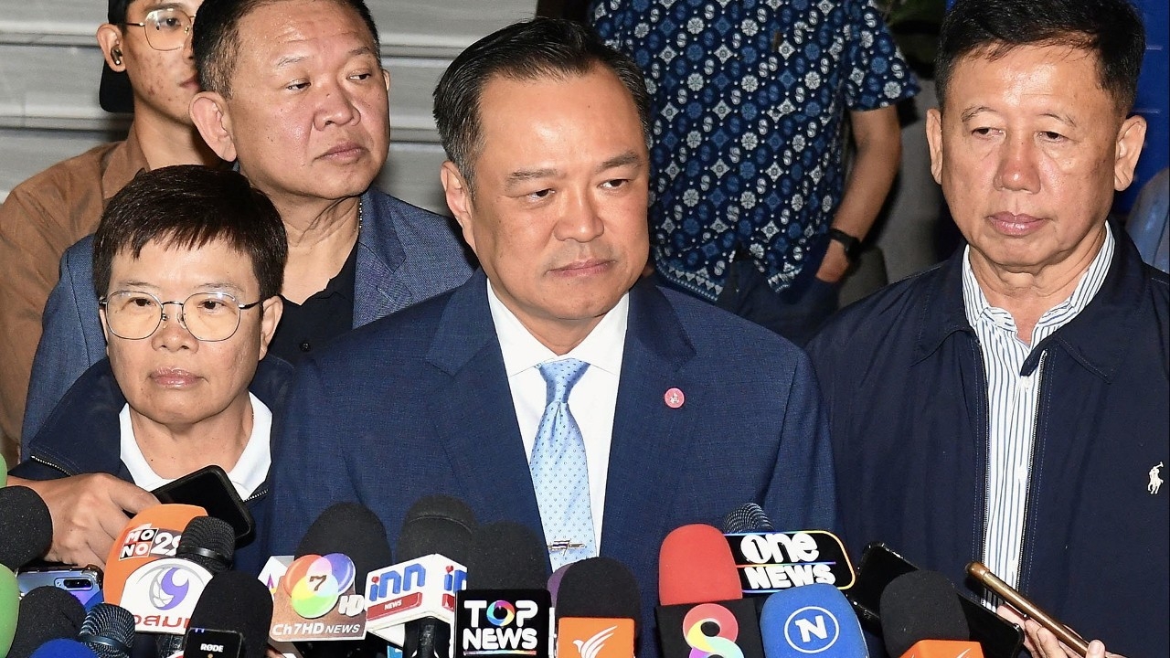 “อนุทิน” ซัด“ภูมิธรรม” ใช้ปม “เขากระโดง” ดิสเครดิต เย้ย“ดีแต่พูด ทำตัวเป็นฮีโร่หน้าจอ”