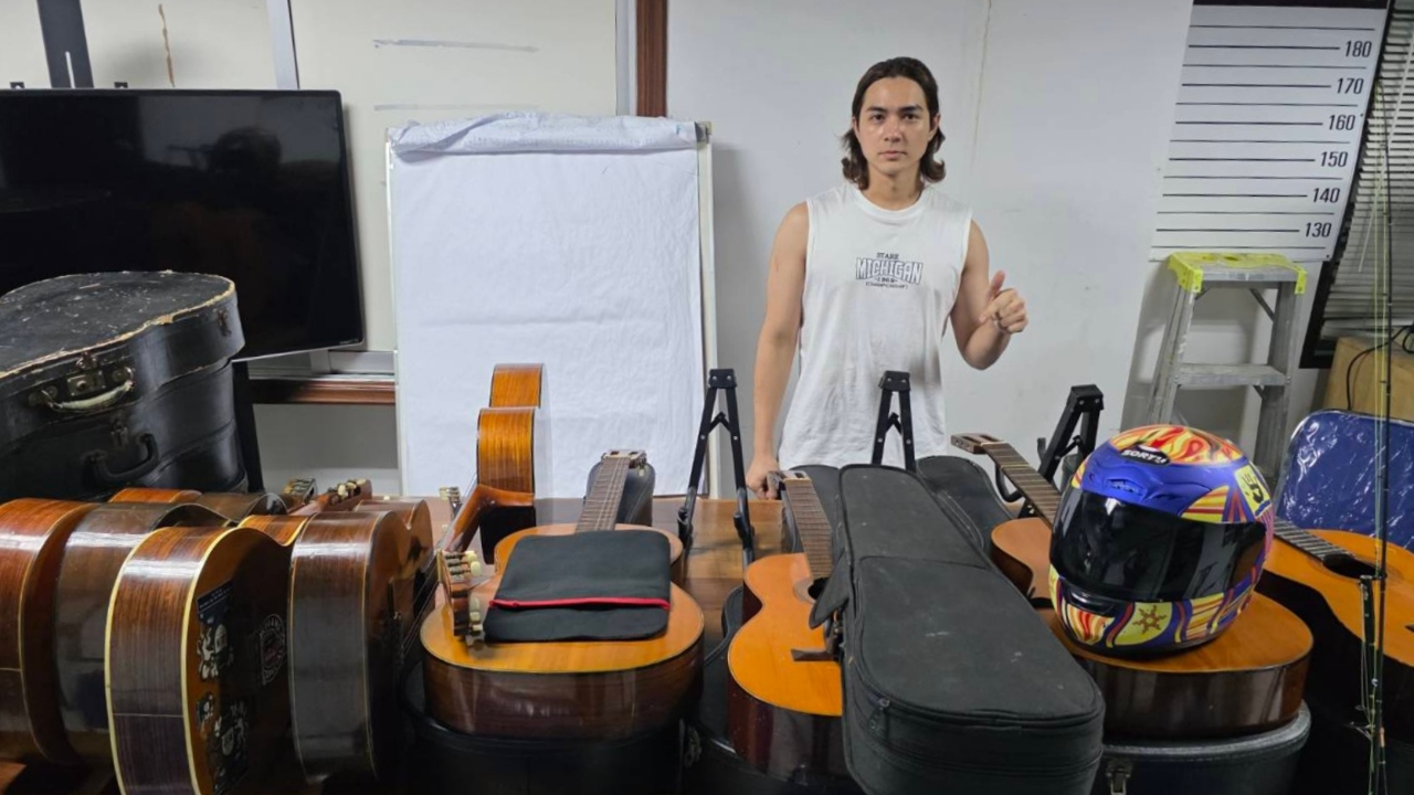 รวบได้แล้ว โจรยกเค้าบ้าน "แน็ก ชาลี" ยึดของกลางคืนได้เพียบ