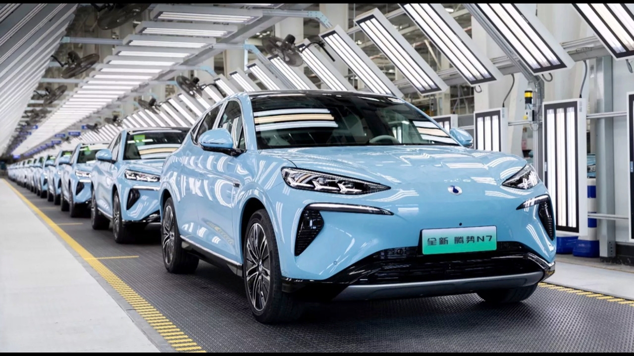 หุ้นหล่น! BYD เล็งพัฒนารถปลั๊กอินไฮบริดให้ดีกว่าเดิม 