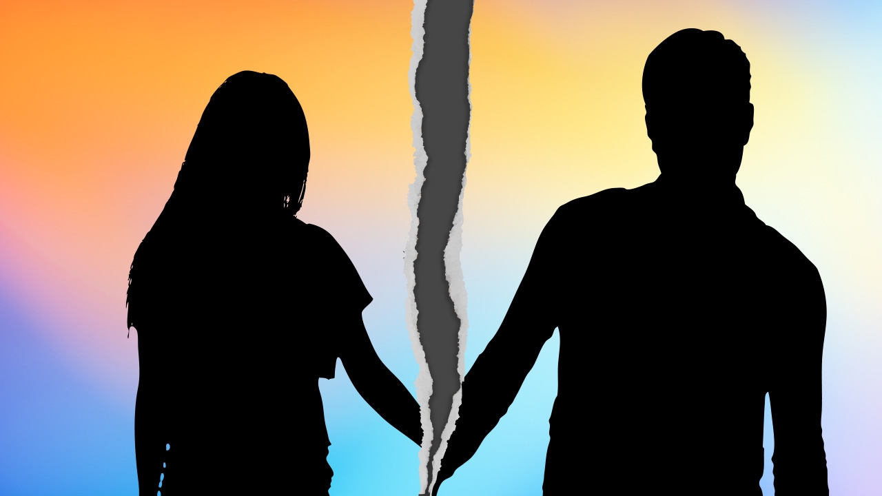 คู่ไหนกันนะ? ดาราสาวโดนสามีขอเซ็นใบหย่า ไล่ออกจากบ้านเพราะหนี้สินรุงรัง คนแห่เดาเพียบ