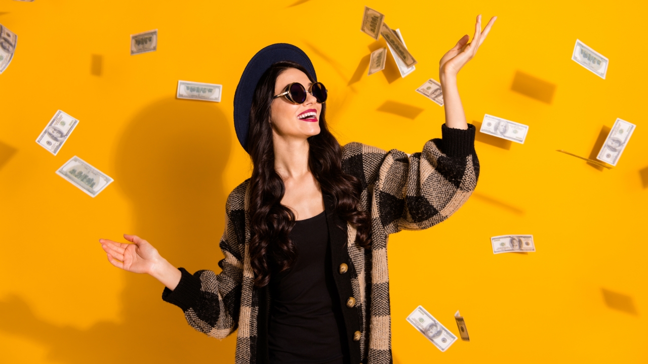 สีเสื้อมงคลวันหวยออก 1/10/68 หวยออกวันพุธ ใส่เสื้อสีอะไรเรียกทรัพย์