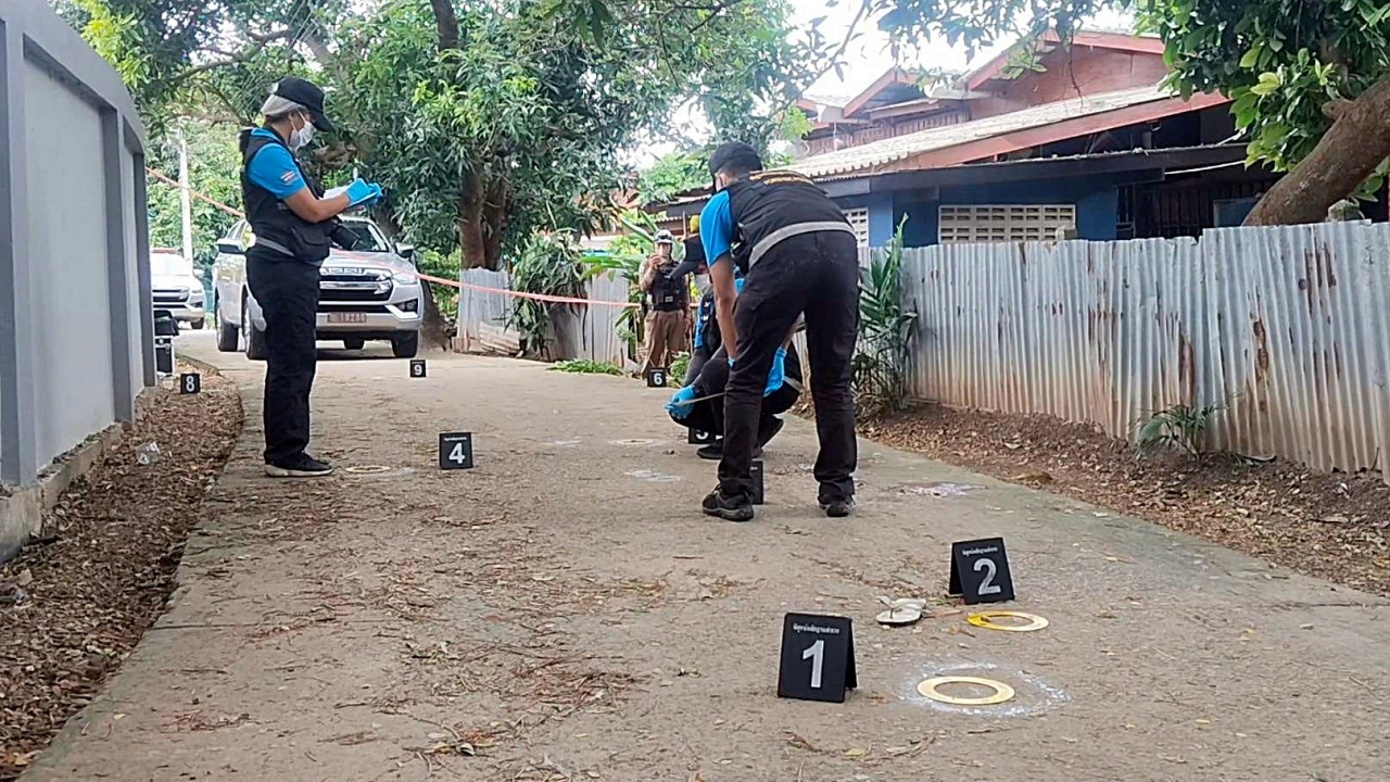 ตร.ยิงสกัด หนุ่มใหญ่คว้าอีโต้ไล่ฟันเสียชีวิต ลูกขอความเป็นธรรม บอกทำเกินเหตุ