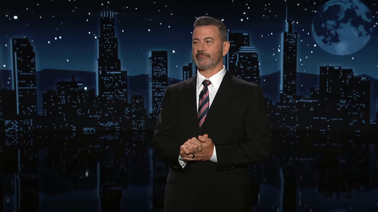 "จิมมี คิมเมล" คืนจอ ย้ำ "ไม่ตั้งใจทำให้เรื่องฆาตกรรมชาร์ลี เคิร์ก เป็นเรื่องตลก"