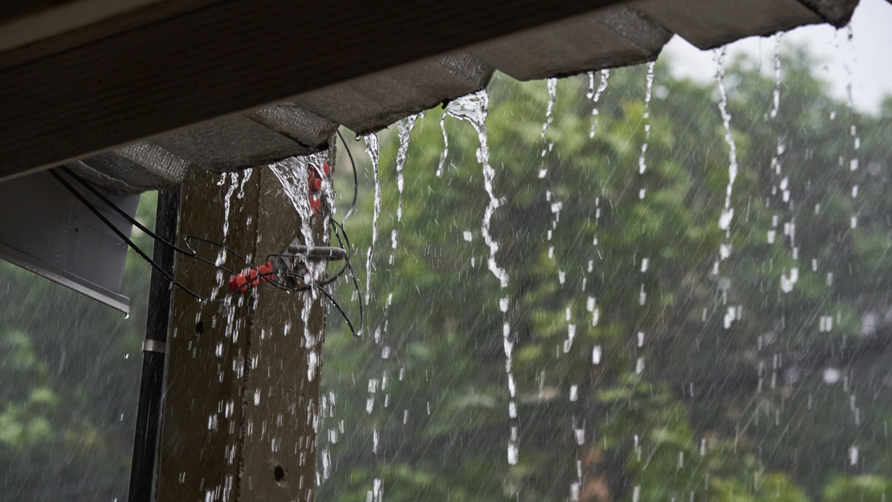 เชียงใหม่ฝนตกหนัก เฝ้าระวังน้ำท่วมฉับพลัน เตือน ต.ช้างเผือก ยกของขึ้นที่สูง