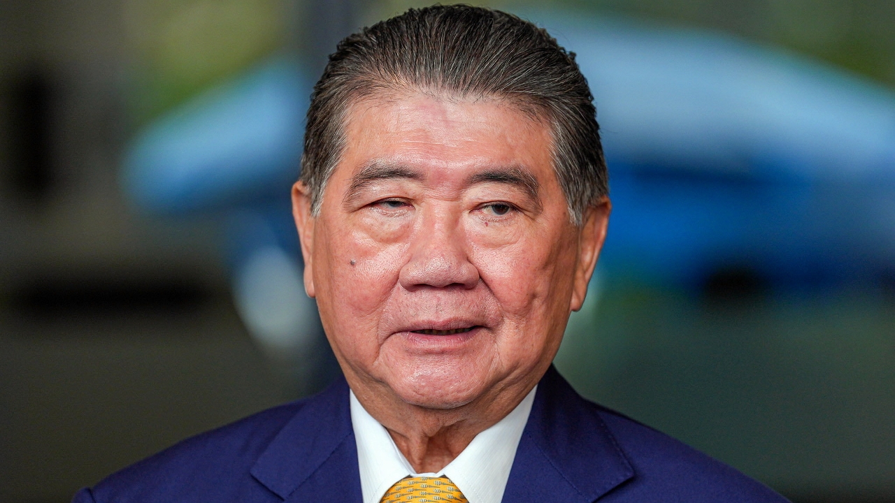 “ภูมิธรรม” อึ้งคำพูด “ธนาธร” ส่อป้องเขากระโดง เสียดายโอกาสพรรคประชาชนไม่ยอมเป็นรัฐบาล 