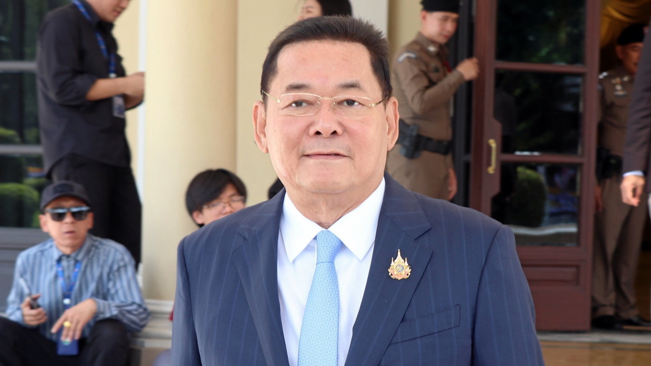 “นภินทร” โต้ข่าวขนเก้าอี้นวดเข้าทำเนียบฯ ใช้กล่องเก่าใส่ของมา