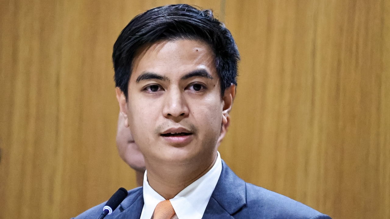 ปชน. มีแผนรองรับคดี 44 สส. “พริษฐ์” เลี่ยงตอบปม “อนุทิน” ให้อำนาจทหารมากเกิน