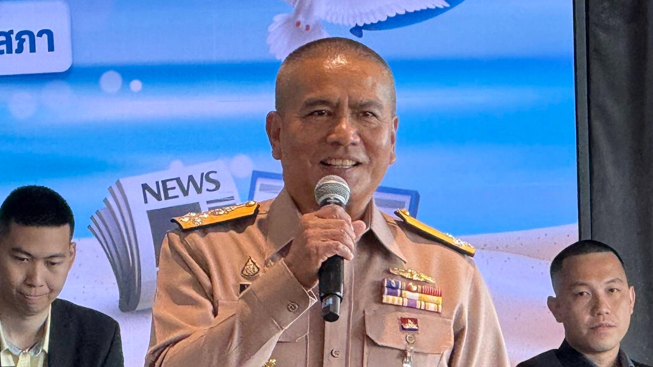 “ไพโรจน์” ว่าที่ ผบ.ทร. คนใหม่ ประกาศสานงานต่อผบ.คนเก่า  ก่องานใหม่ให้เป็นที่รู้จัก