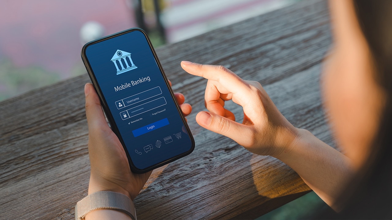 ประชาชนยังเห็นด้วย ระบบล็อก "บัญชีม้า" สวนดุสิตโพล ช่วยแก้ปัญหา แนะปรับปรุง