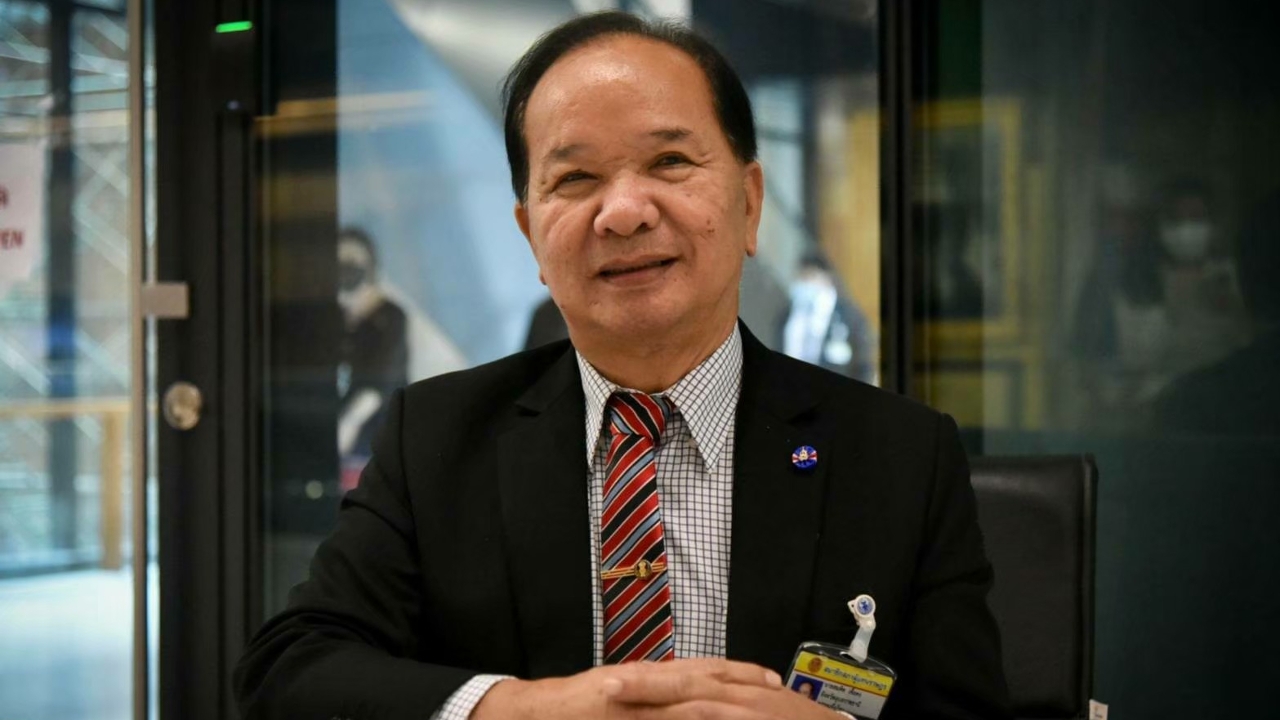 “สมคิด” อัด “อนุทิน” ยังไม่ได้ถวายสัตย์ปฏิญาณ เกณฑ์ข้าราชการทั้งจังหวัดต้อนรับ