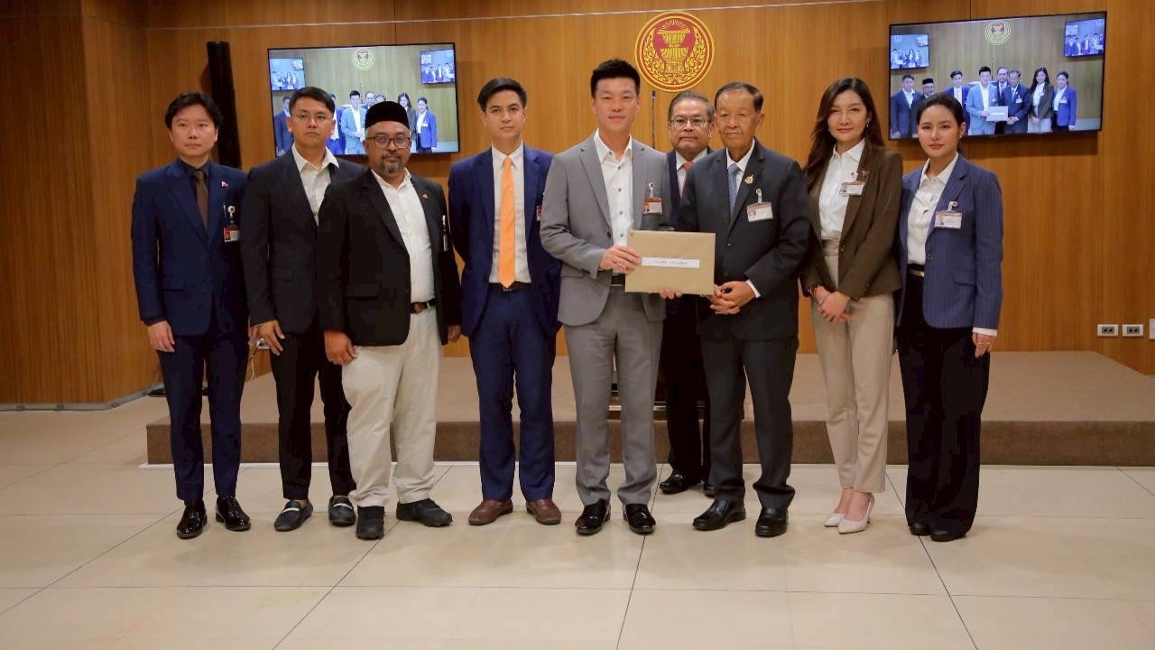 หัวหน้าพรรคประชาชนเรียกร้อง “เพื่อไทย-ภูมิใจไทย” ยื่นร่างแก้ไขรัฐธรรมนูญภายในสัปดาห์นี้