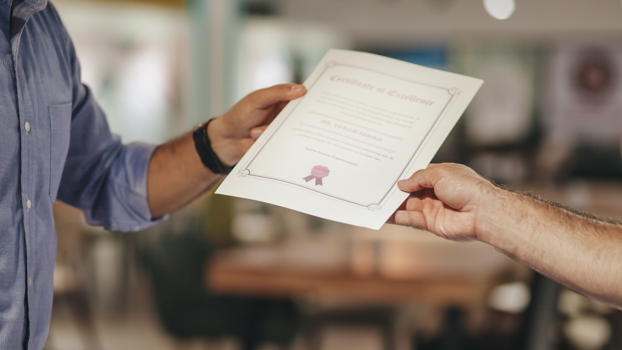 เปิด 10 ใบรับรอง Certificate แห่งอนาคตที่จะทำให้คนทำงานเงินเดือนพุ่งสูงขึ้น