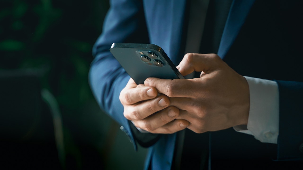 กสทช. ย้ำ มีกฎหมายกำกับดูแลค่าบริการมือถือ หลังการประมูลคลื่นความถี่