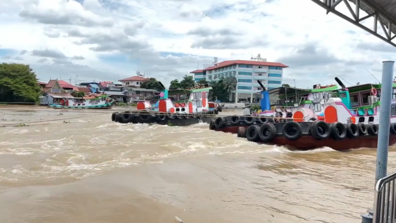 อยุธยาน้ำท่วมขยายวงกว้าง 8 อำเภอ แม่น้ำป่าสักเพิ่มการระบาย เตือนการเดินเรือสินค้า