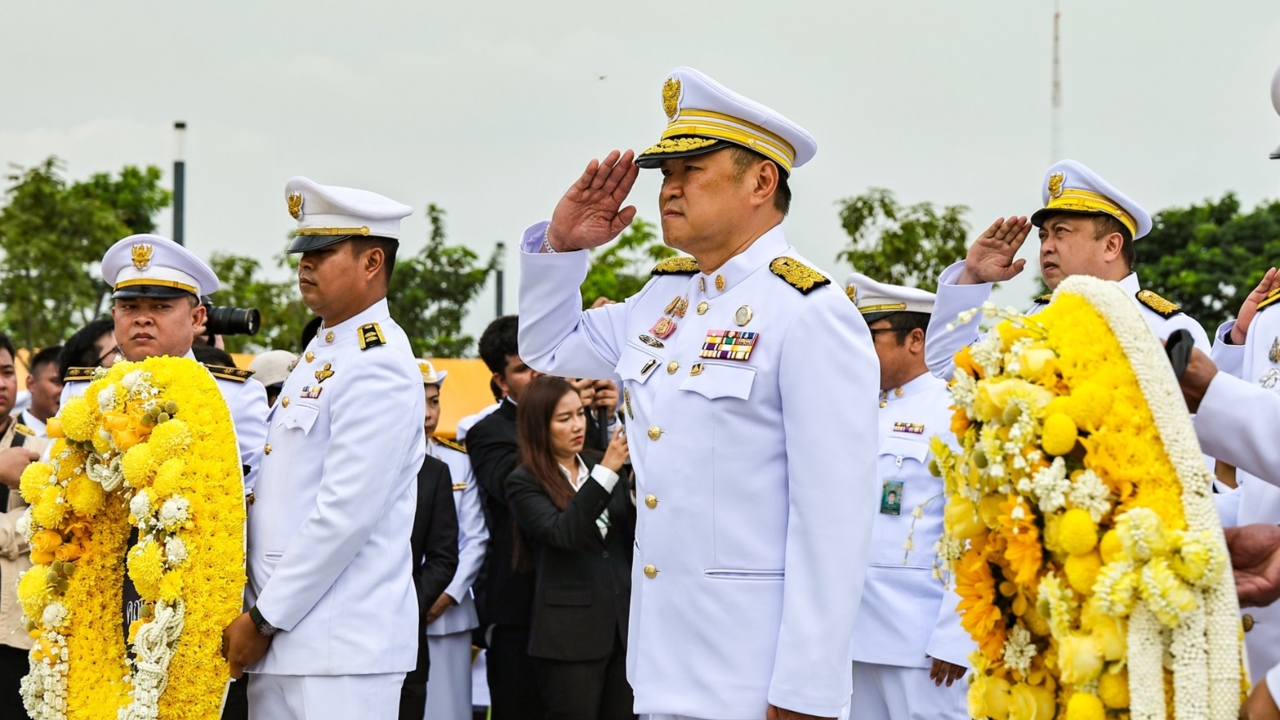 “นายกฯ อนุทิน” นำ ครม. วางพวงมาลาเนื่องในวันนวมินทรมหาราช 13 ตุลาคม 2568