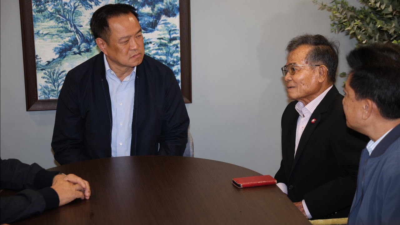 “พินิจ จันทรสุรินทร์”ขนผู้สมัครลำปาง - สจ.ลำพูน ย้ายพรรคซบภูมิใจไทย