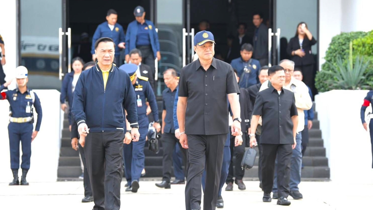 “อนุทิน” ลงพื้นที่ชายแดนใต้ ติดตามเหตุปล้นทอง เยี่ยม จนท. บาดเจ็บ