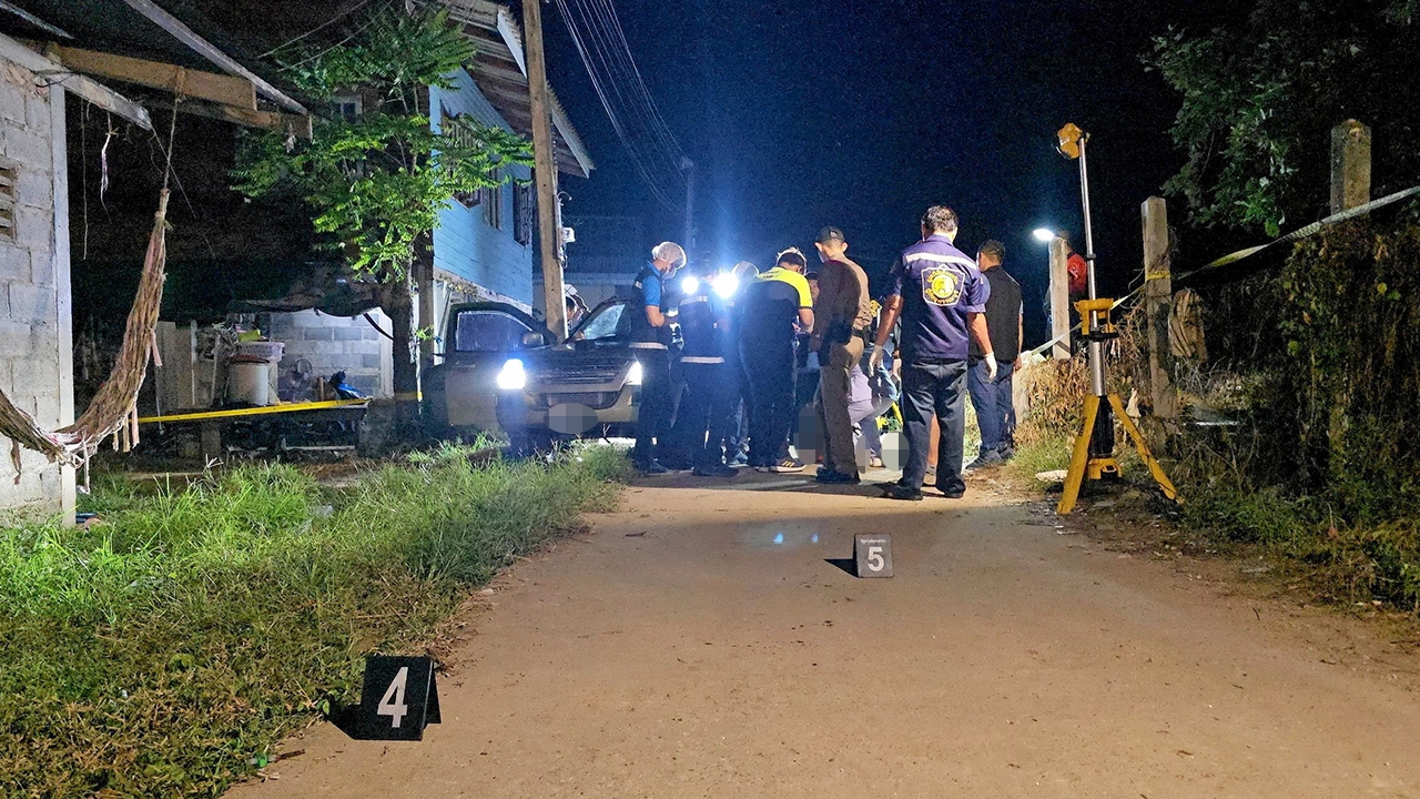 ตามหึงเมีย จ่อยิงแฟนใหม่ดับคากระบะ ผัวเก่าจนมุม