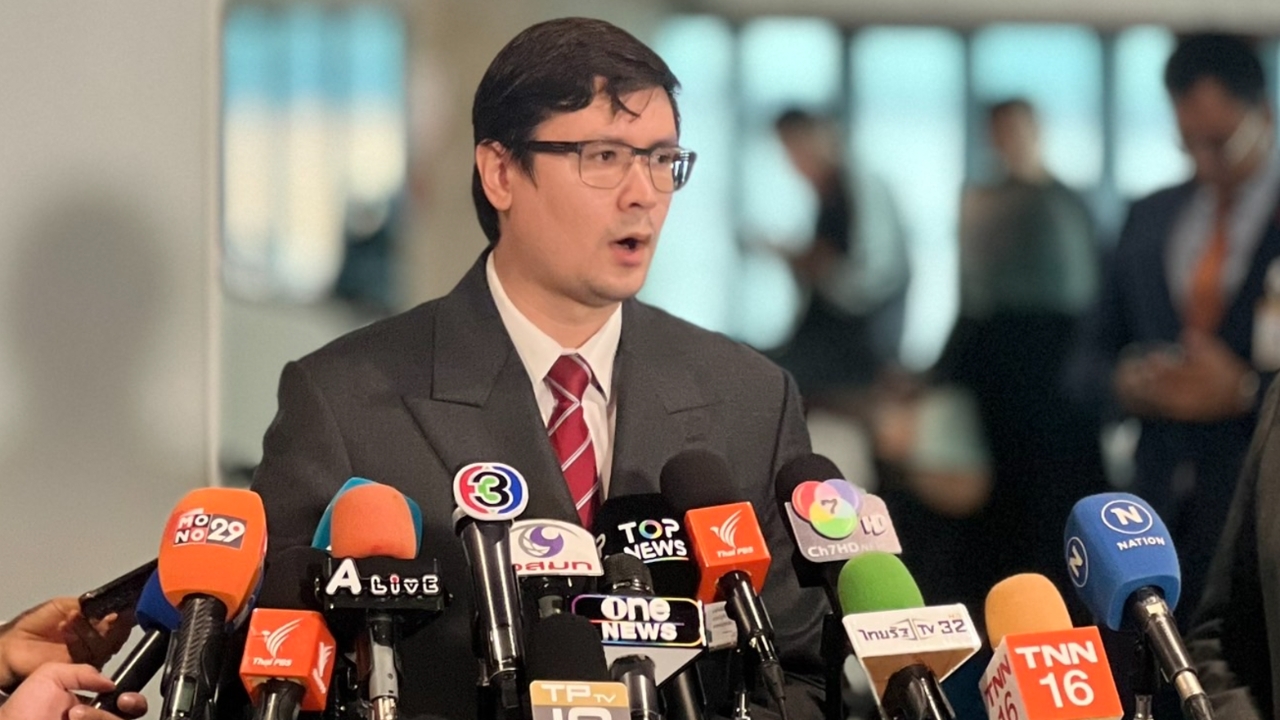 "โรม" เตือน ป.ป.ช.อย่ามีธงตัดสิน 44 สส.ประชาชน ยันเสนอแก้ ม.112 ไม่ผิดจริยธรรม 