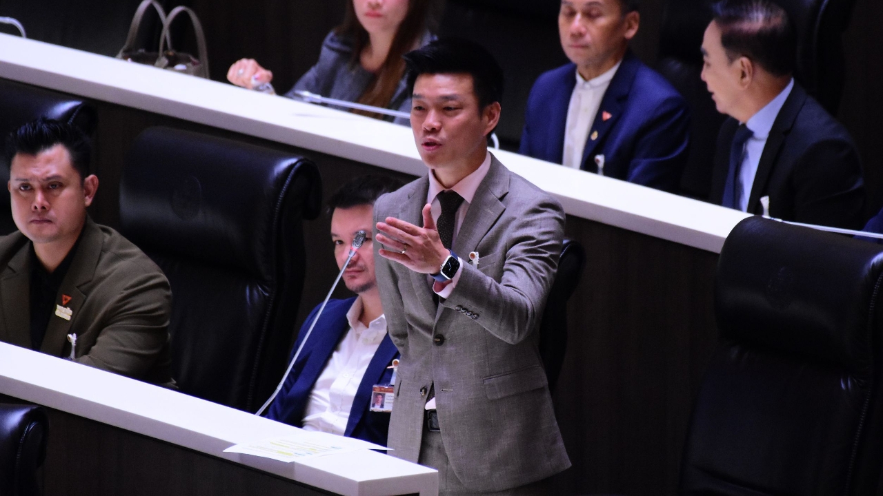 “ณัฐพงษ์” ถามกระทู้ “สีหศักดิ์” มั่นใจแค่ไหนจะทำประชามติ MOU 43-44 เปิดเผยข้อมูลอ่อนไหวต่อประเทศ