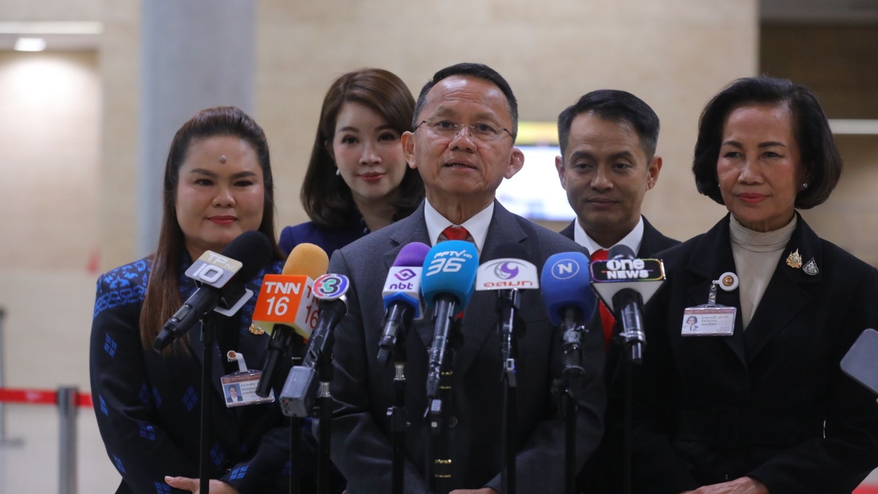 "สมศักดิ์" ปัดข่าวลือ "ลูกท็อป" ข้ามขั้วมาเป็นแคนดิเดตนายกฯ เพื่อไทย