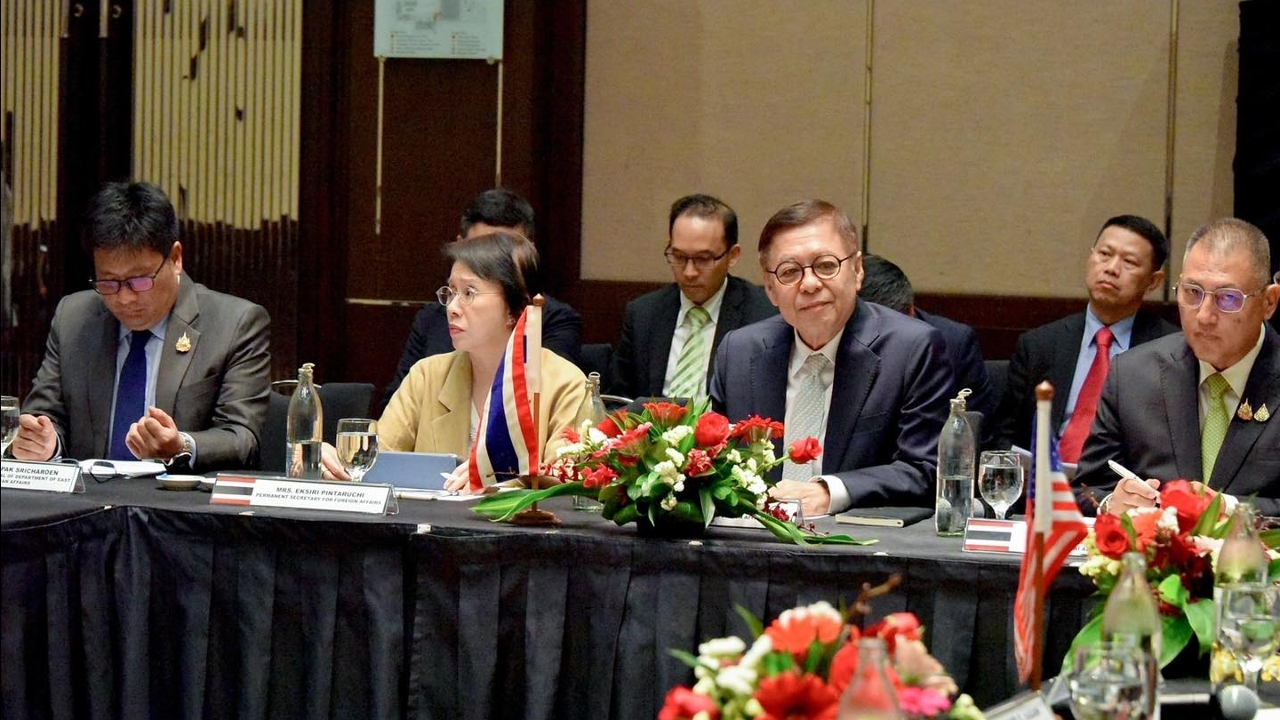 “สีหศักดิ์”เยือนมาเลเซีย ตามคำเชิญประธานอาเซียนย้ำข้อตกลงไทย-กัมพูชา ให้ความสำคัญกลไกทวิภาคี 