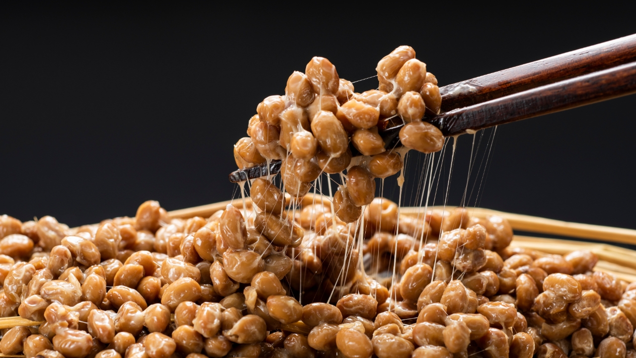 ข้อควรระวังก่อนกิน “นัตโตะ” ไม่ควรกินคู่กับอะไร ถ้าให้ดีควรกินคู่กับอะไรบ้าง