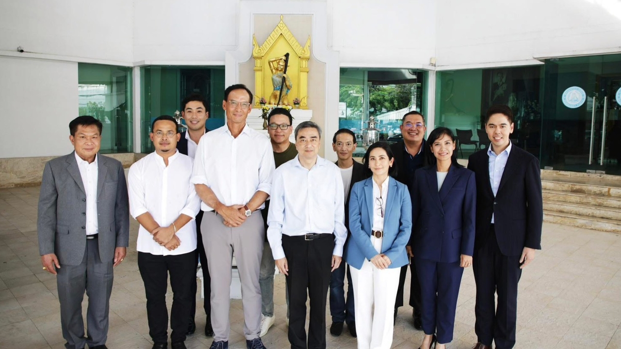 “อภิสิทธิ์” มาแน่ นั่งหัวหน้าพรรคประชาธิปัตย์ “กรณ์-การดี-ดาวติ๊กต๊อกจุรี” นั่งรองหัวหน้า