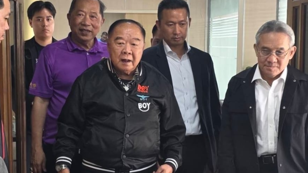 “บิ๊กป้อม” จ่อหอบลูกพรรคพปชร. ย้ายสำนักงานไปบางโพ โวตอนนี้มีแต่เลือดไหลเข้า