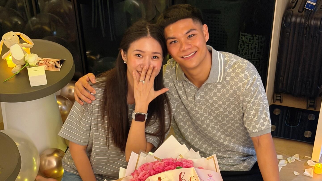 แล้ววันนี้ก็มาถึง! ต้น นฤบดินทร์ ขึ้นแท่นว่าที่เจ้าบ่าว ขอแฟนสาวแต่งงาน ฉลองรัก 9 ปีสุดหวาน