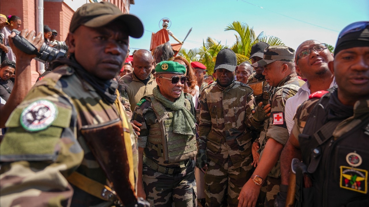 พันเอกผู้นำก่อรัฐประหารมาดากัสการ์ เมินแรงกดัน เตรียมสาบานตนรับตำแหน่งประธานาธิบดีในวันนี้  