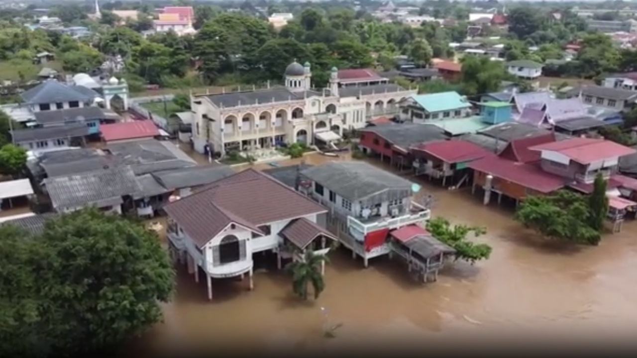 “อยุธยา” น้ำท่วมยังขยายวงกว้าง กระทบ 12 อำเภอ เดือดร้อน 51,235 ครัวเรือน