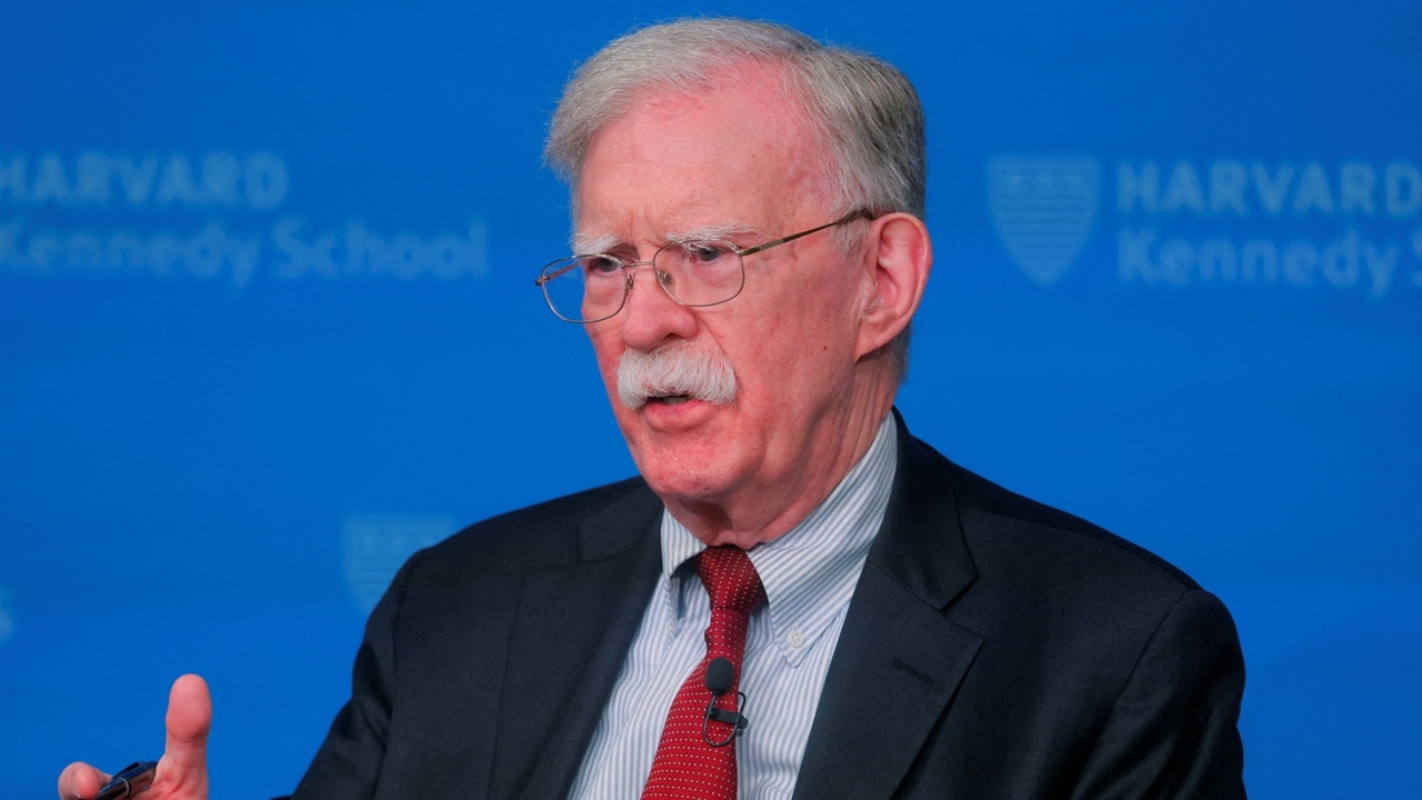 จอห์น โบลตัน อดีตที่ปรึกษาทรัมป์ โดนฟ้องร้องคดีข้อมูลลับ